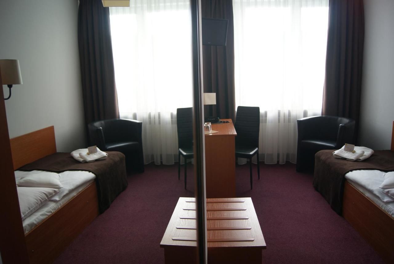 Отель Hotel PZMot Люблин