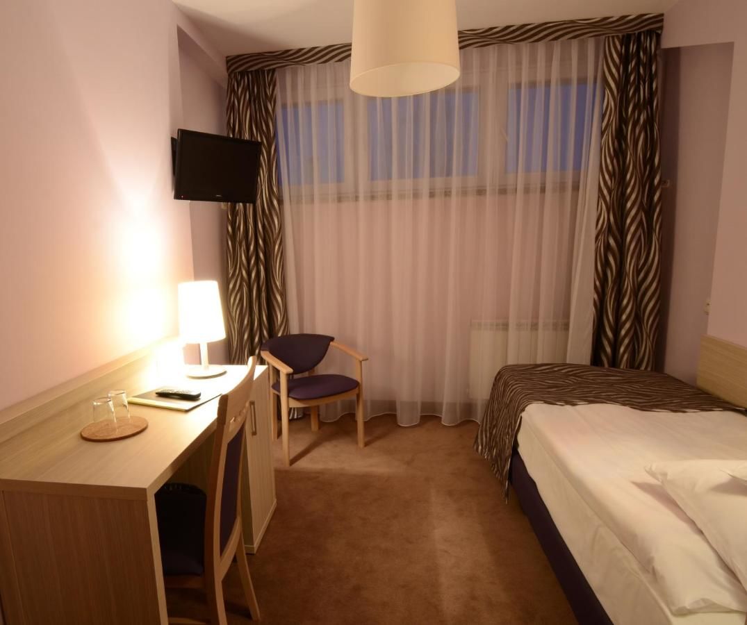 Отель Hotel PZMot Люблин-36
